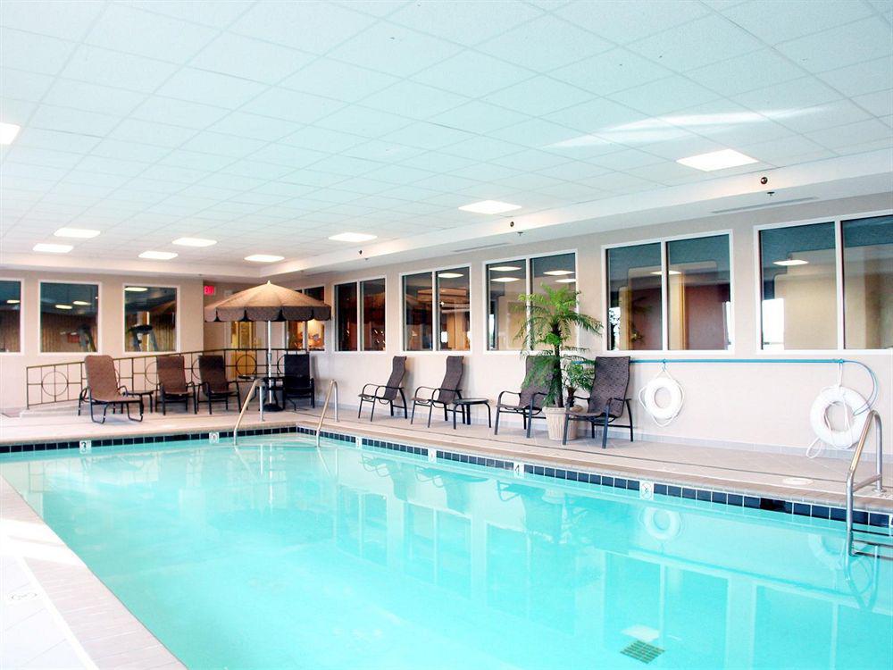 Holiday Inn Express Hotel & Suites Greenwood Esterno foto