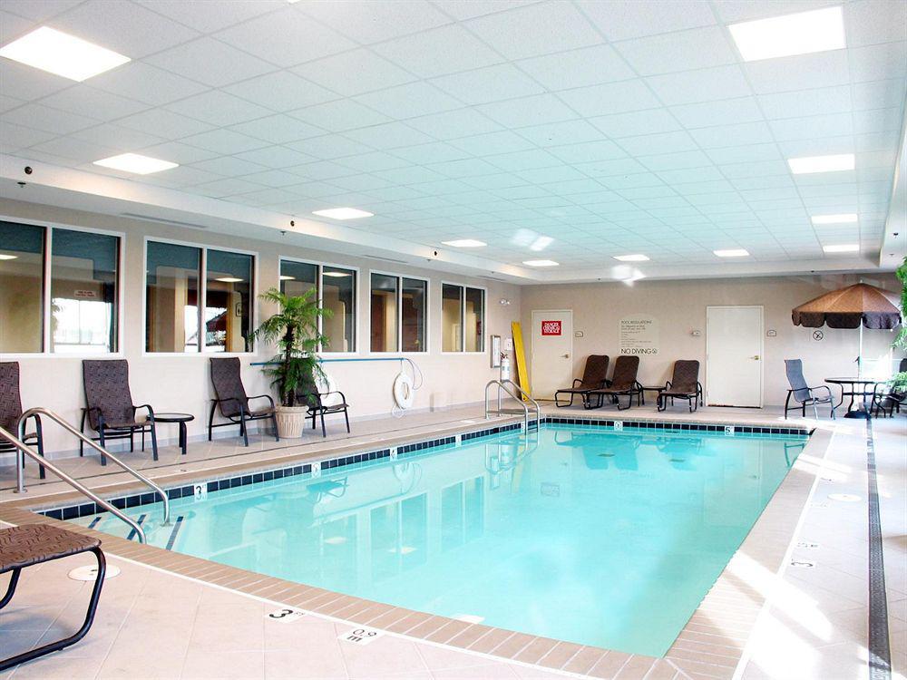 Holiday Inn Express Hotel & Suites Greenwood Servizi foto