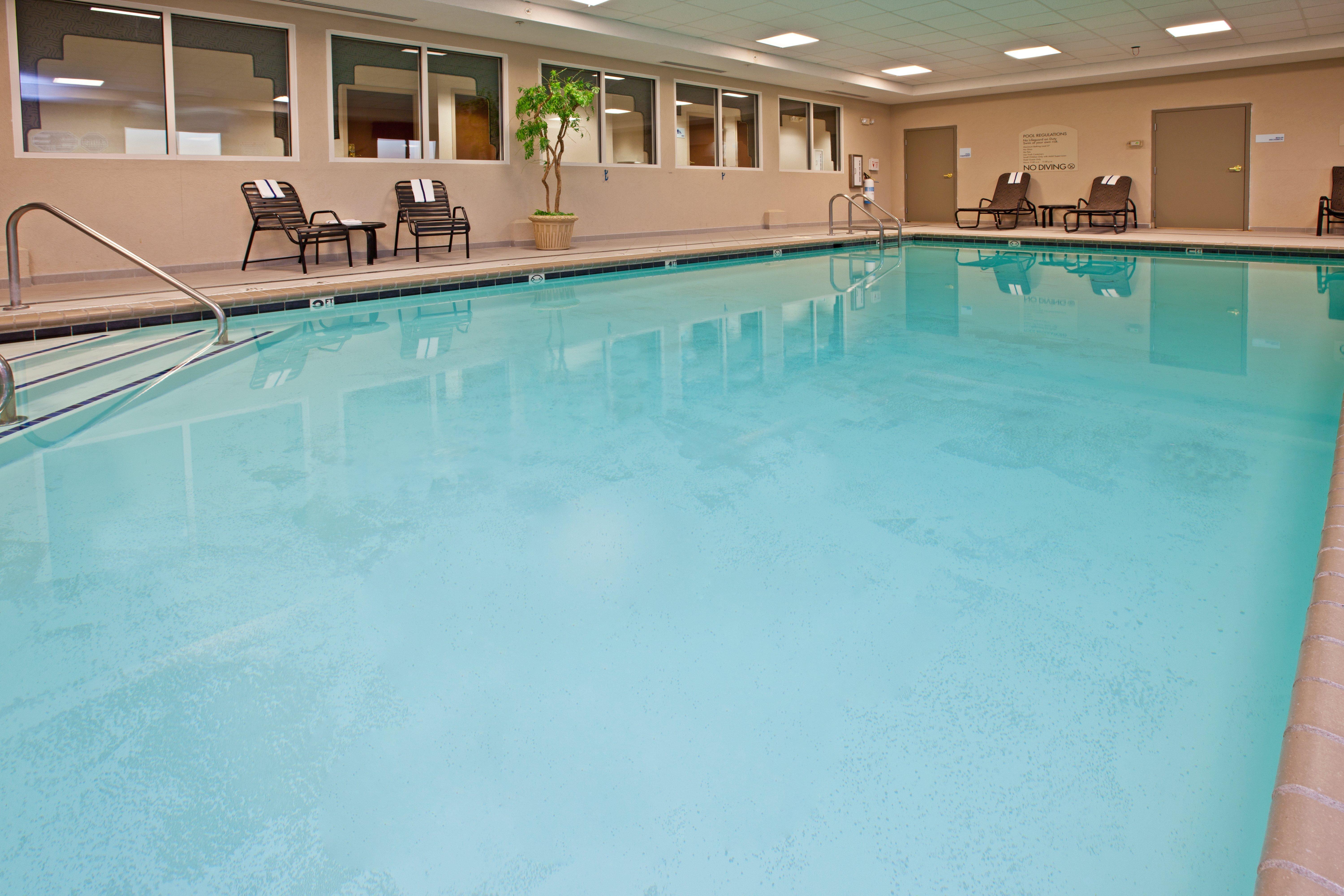 Holiday Inn Express Hotel & Suites Greenwood Servizi foto