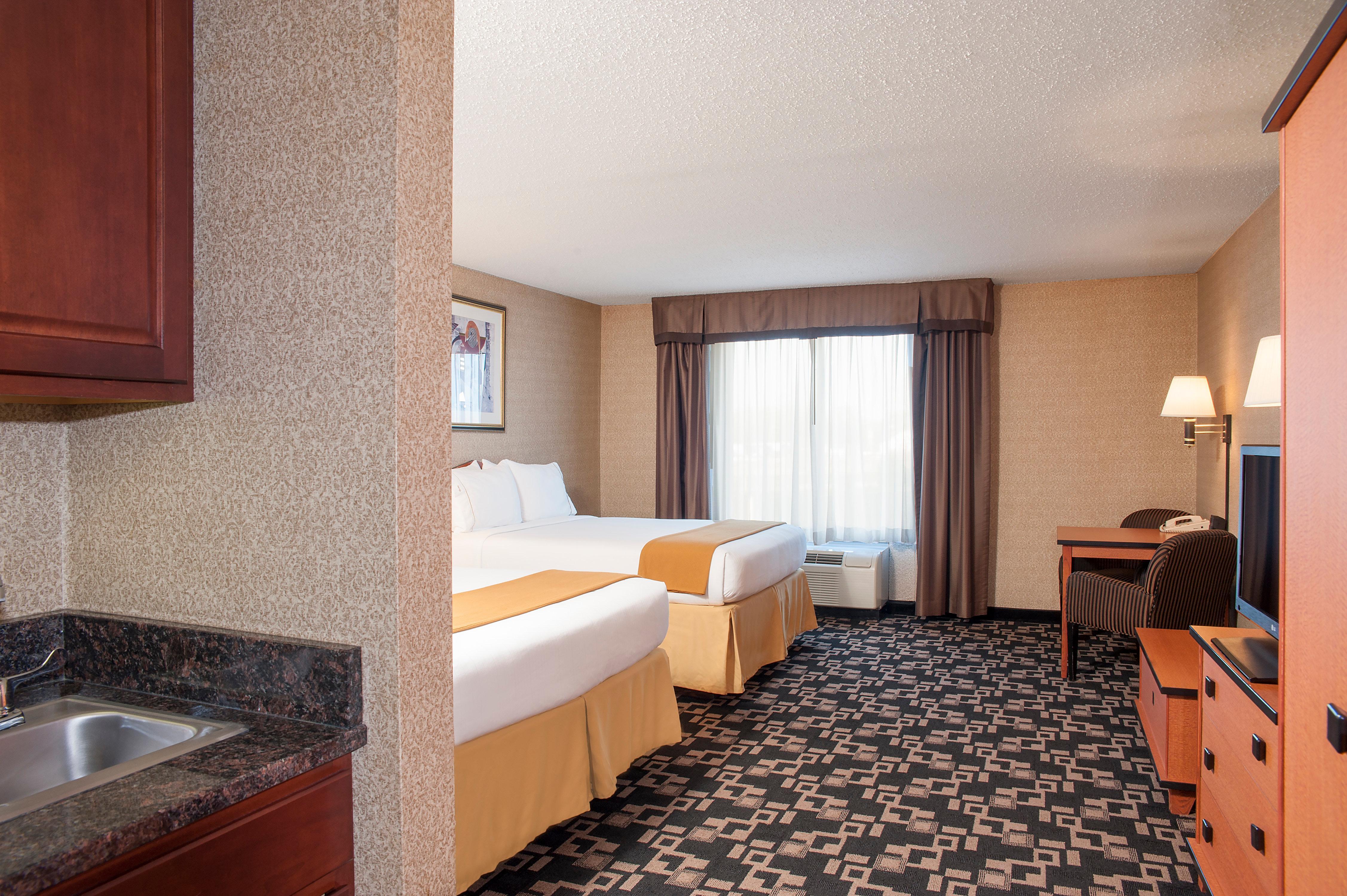Holiday Inn Express Hotel & Suites Greenwood Esterno foto