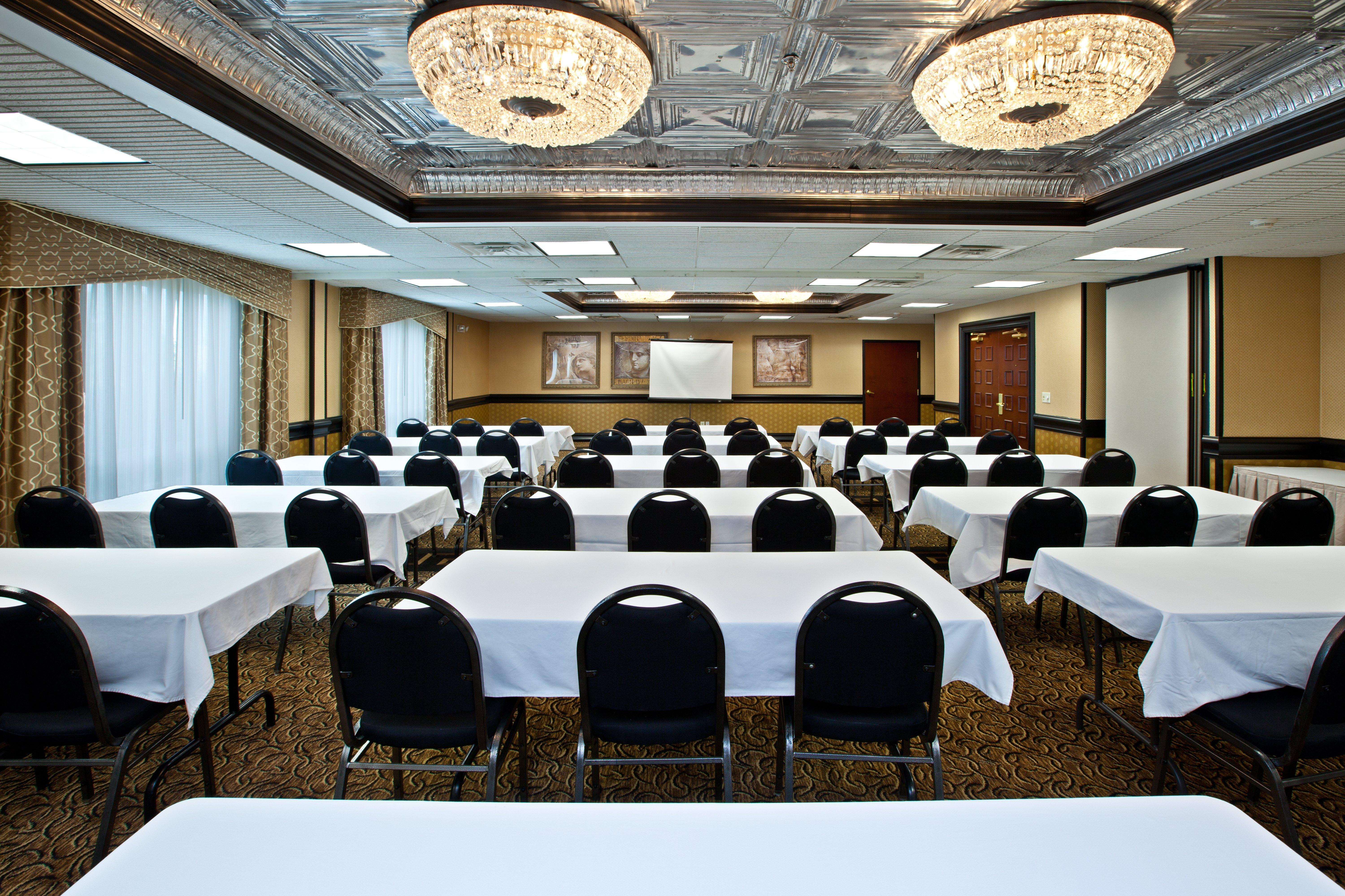 Holiday Inn Express Hotel & Suites Greenwood Esterno foto